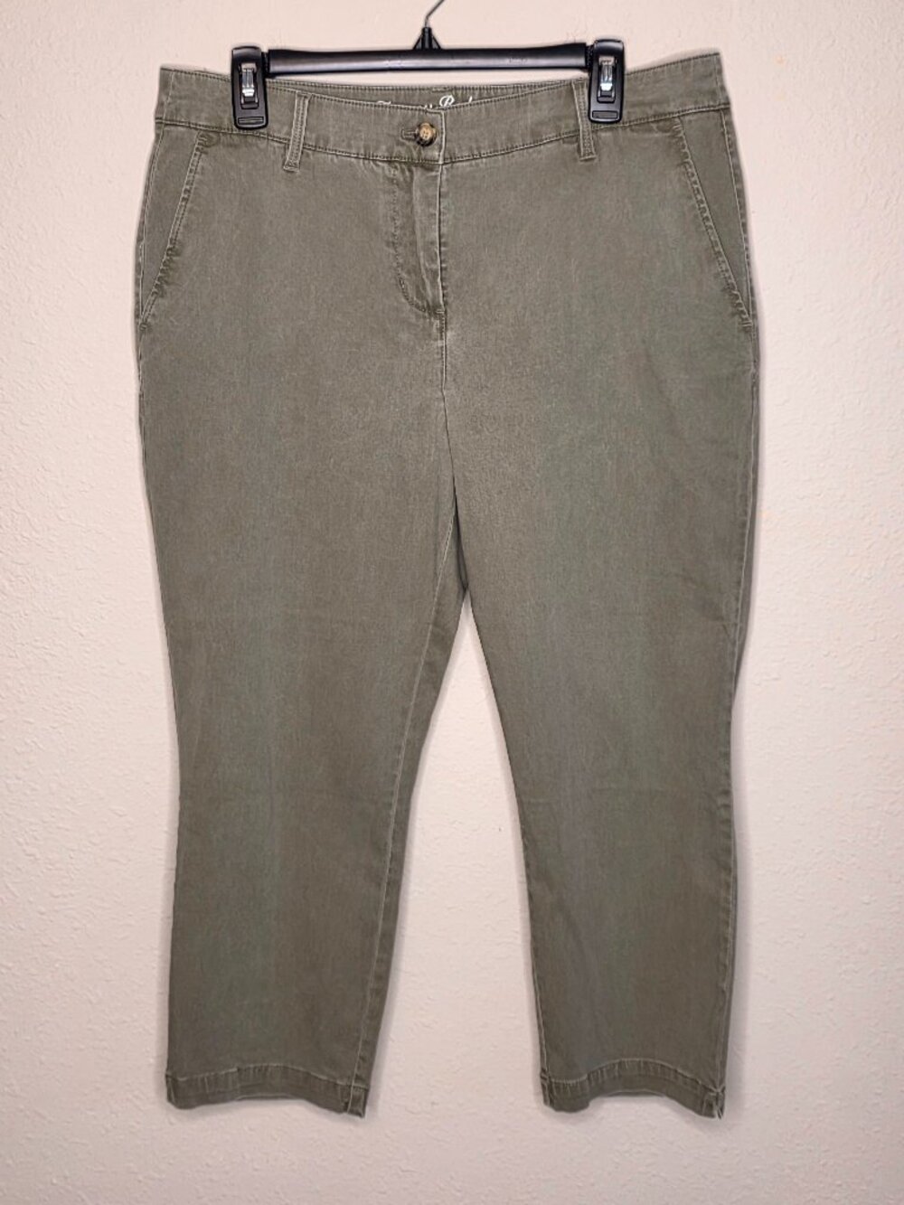 Tommy Bahama Women's Capri Pants, Size 12